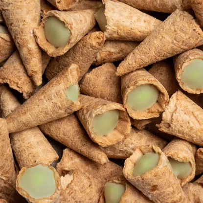 Mini tölcsérek pisztácia és fehér csokoládé ízben
